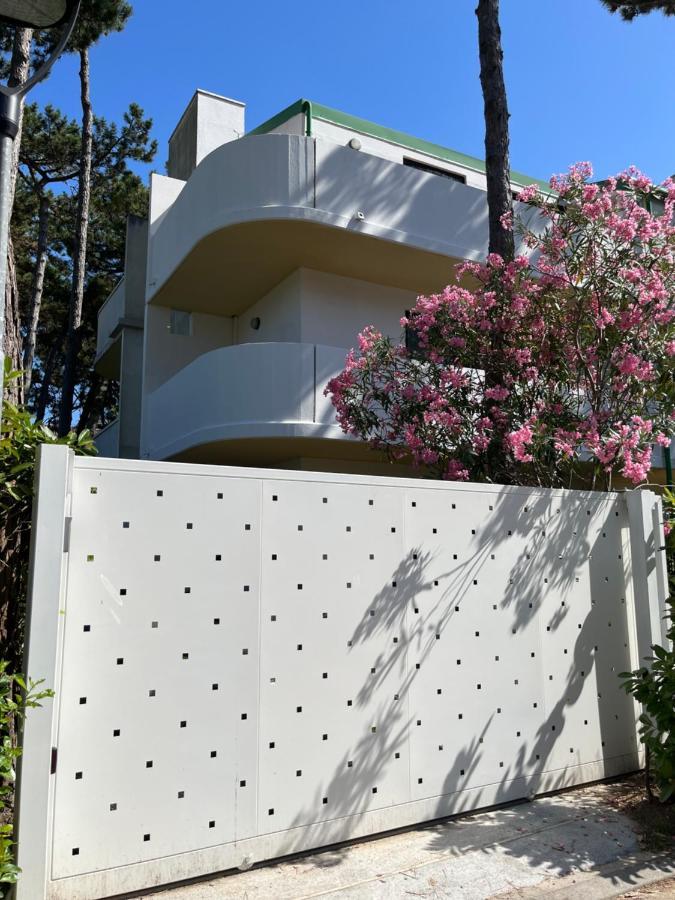 Villa Vittoria Lignano Sabbiadoro Exterior foto